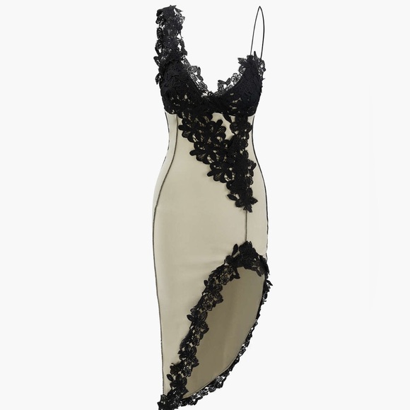 Asymmetric lace panel - Picture 2 of 5